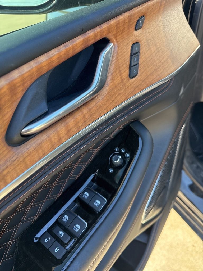 2025 Jeep Grand Cherokee L Summit Reserve 4x4