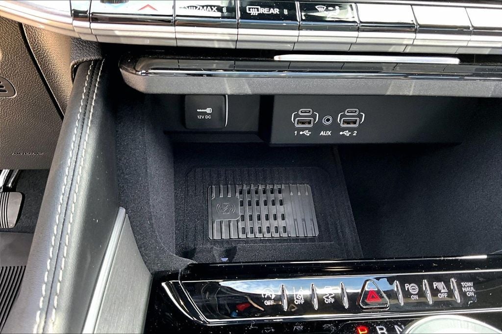 2026 Jeep Grand Wagoneer GRAND WAGONEER UPLAND 4X4