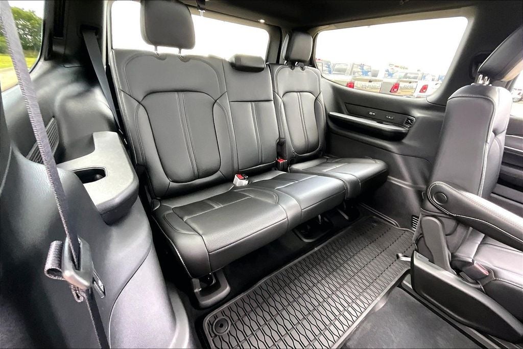 2026 Jeep Grand Wagoneer GRAND WAGONEER UPLAND 4X4