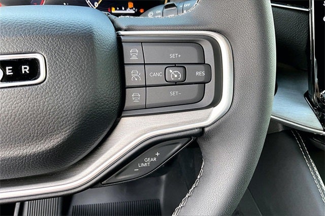 2025 Jeep Wagoneer WAGONEER OVERLAND 4X4