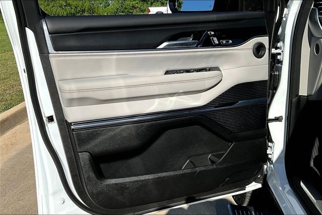 2026 Jeep Grand Wagoneer GRAND WAGONEER SUMMIT OBSIDIAN 4X4