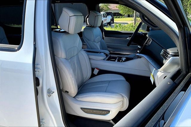 2026 Jeep Grand Wagoneer GRAND WAGONEER SUMMIT OBSIDIAN 4X4