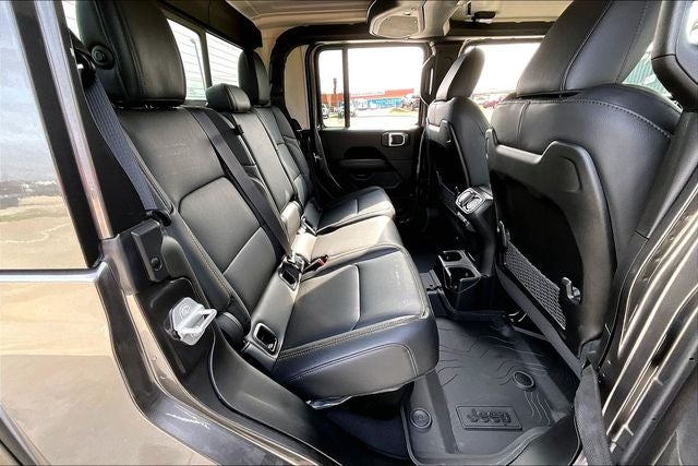 2026 Jeep Gladiator GLADIATOR SAHARA 4X4