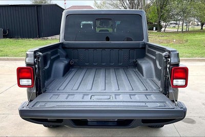 2026 Jeep Gladiator GLADIATOR SAHARA 4X4