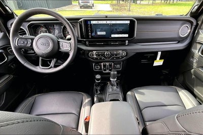 2026 Jeep Gladiator GLADIATOR SAHARA 4X4