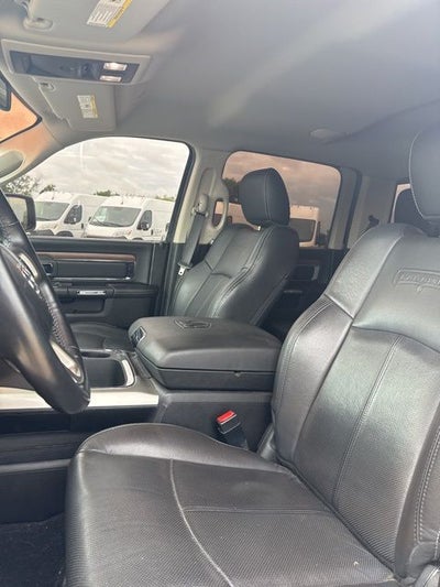 2018 RAM 1500 Laramie Crew Cab 4x4 5'7' Box