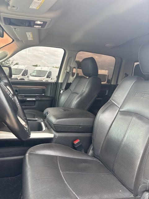 2018 RAM 1500 Laramie Crew Cab 4x4 5'7' Box