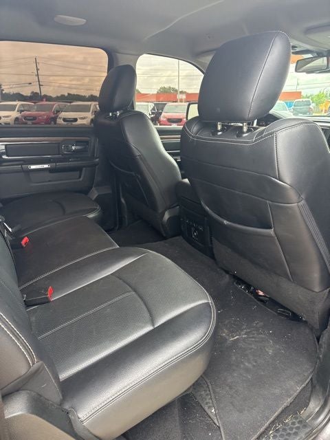 2018 RAM 1500 Laramie Crew Cab 4x4 5'7' Box