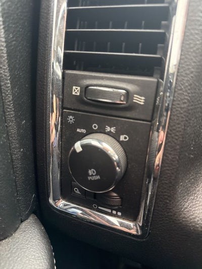 2018 RAM 1500 Laramie Crew Cab 4x4 5'7' Box