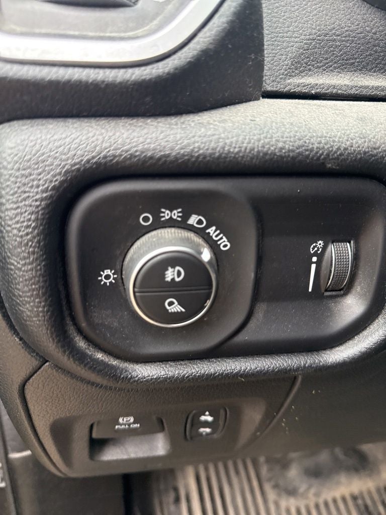 2022 RAM 1500 Lone Star Crew Cab 4x2 5'7' Box