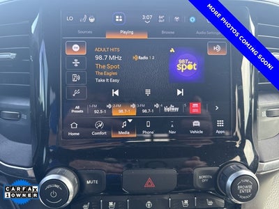 2022 RAM 1500 Laramie Crew Cab 4x2 5'7' Box