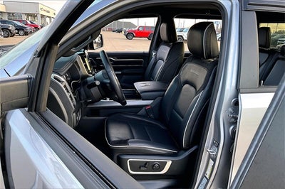 2022 RAM 1500 Laramie Crew Cab 4x2 5'7' Box