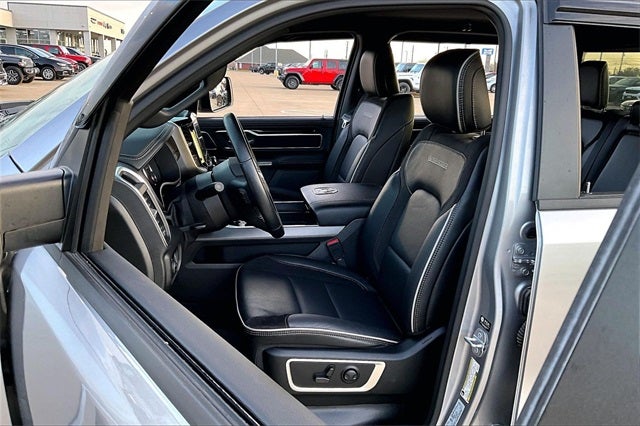 2022 RAM 1500 Laramie Crew Cab 4x2 5'7' Box