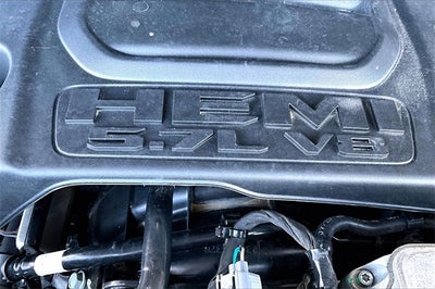 2022 RAM 1500 Laramie Crew Cab 4x2 5'7' Box