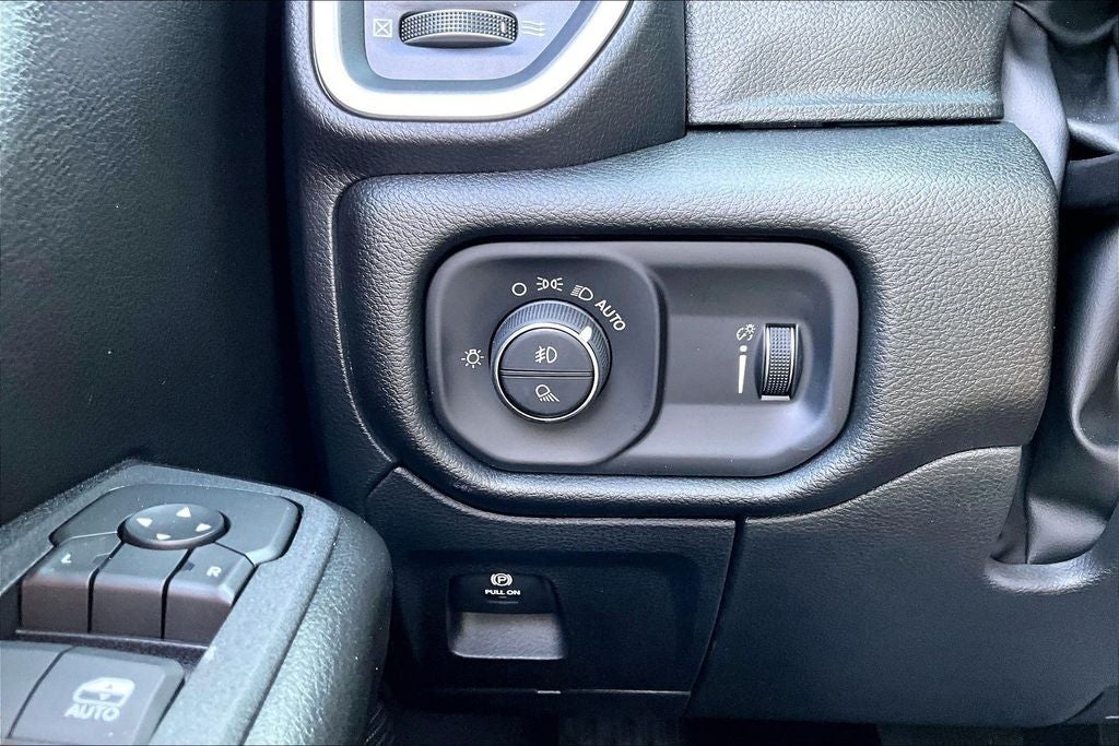 2026 RAM Ram 1500 RAM 1500 EXPRESS QUAD CAB 4X4 6'4' BOX