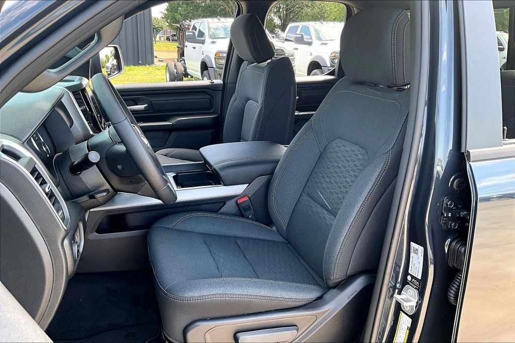 2026 RAM Ram 1500 RAM 1500 EXPRESS QUAD CAB 4X4 6'4' BOX