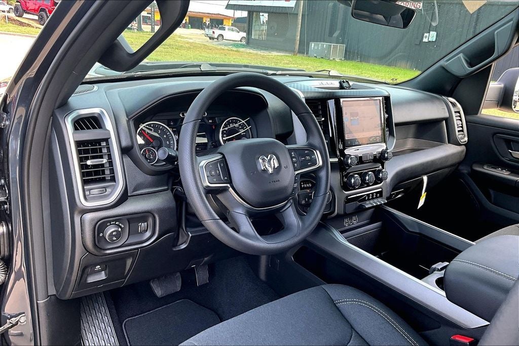 2026 RAM Ram 1500 RAM 1500 EXPRESS QUAD CAB 4X4 6'4' BOX