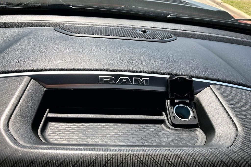 2026 RAM Ram 1500 RAM 1500 EXPRESS QUAD CAB 4X4 6'4' BOX