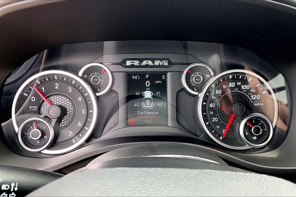 2026 RAM Ram 1500 RAM 1500 EXPRESS QUAD CAB 4X2 6'4' BOX
