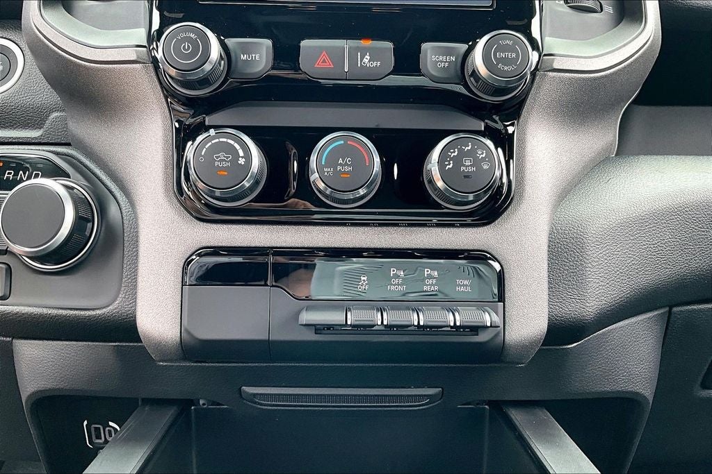 2026 RAM Ram 1500 RAM 1500 EXPRESS QUAD CAB 4X2 6'4' BOX