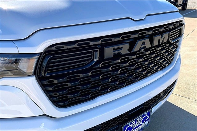 2026 RAM Ram 1500 RAM 1500 EXPRESS QUAD CAB 4X2 6'4' BOX