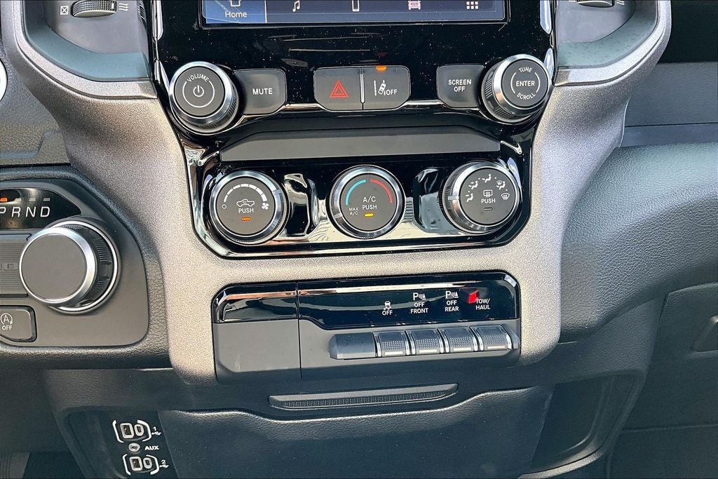 2026 RAM Ram 1500 RAM 1500 EXPRESS QUAD CAB 4X2 6'4' BOX