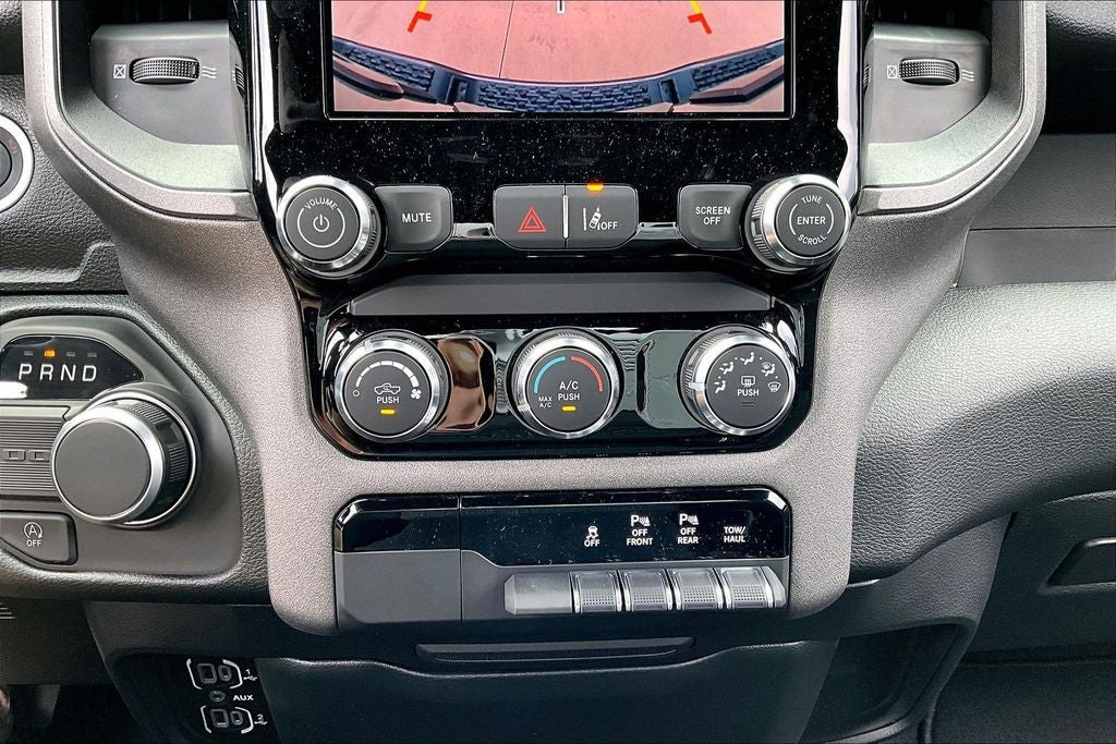 2026 RAM Ram 1500 RAM 1500 EXPRESS QUAD CAB 4X2 6'4' BOX