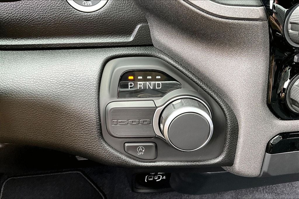 2026 RAM Ram 1500 RAM 1500 EXPRESS QUAD CAB 4X2 6'4' BOX