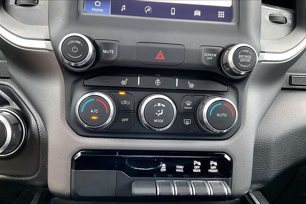 2022 RAM 1500 Big Horn Quad Cab 4x4 6'4' Box