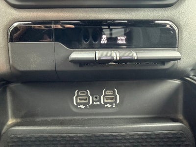 2021 RAM 1500 Lone Star Quad Cab 4x4 6'4' Box