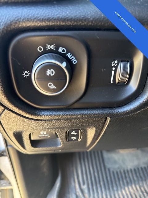 2020 RAM 1500 Lone Star Crew Cab 4x4 5'7' Box