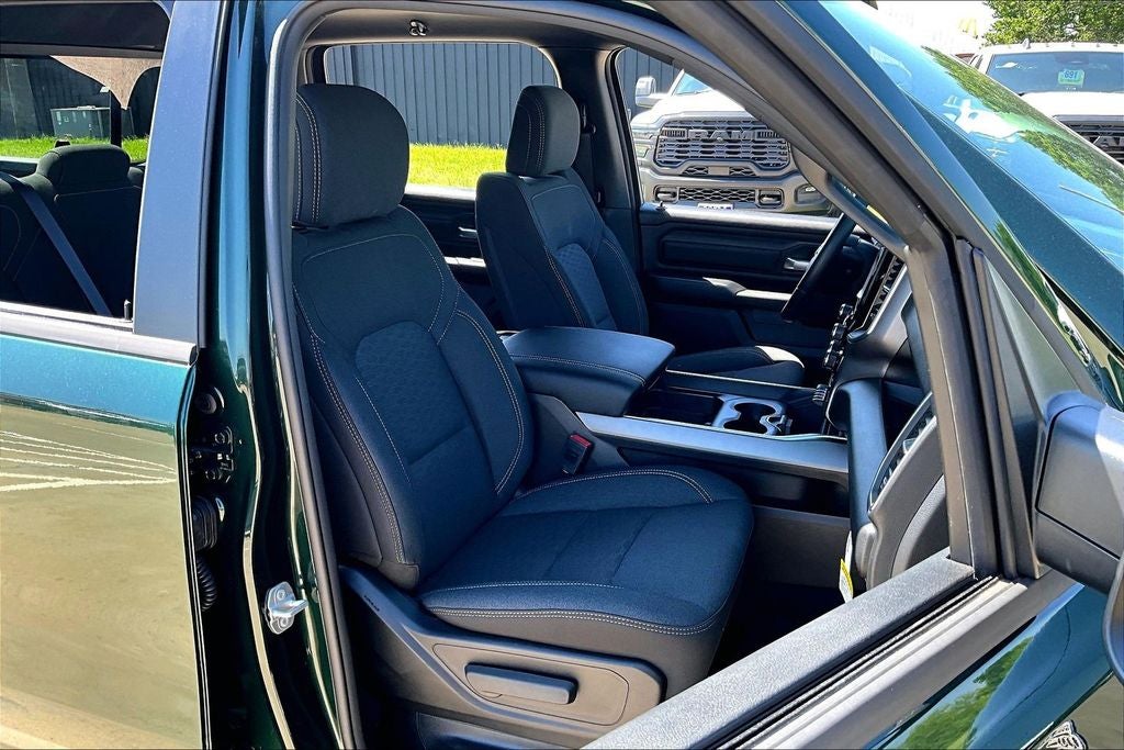 2026 RAM Ram 1500 RAM 1500 EXPRESS CREW CAB 4X4 5'7' BOX