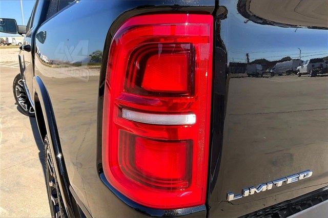 2026 RAM Ram 1500 RAM 1500 LIMITED CREW CAB 4X4 5'7' BOX