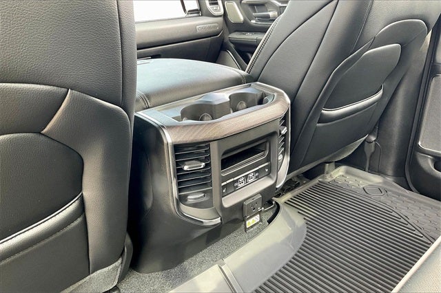 2026 RAM 1500 Laramie Crew Cab 4x4 5'7' Box