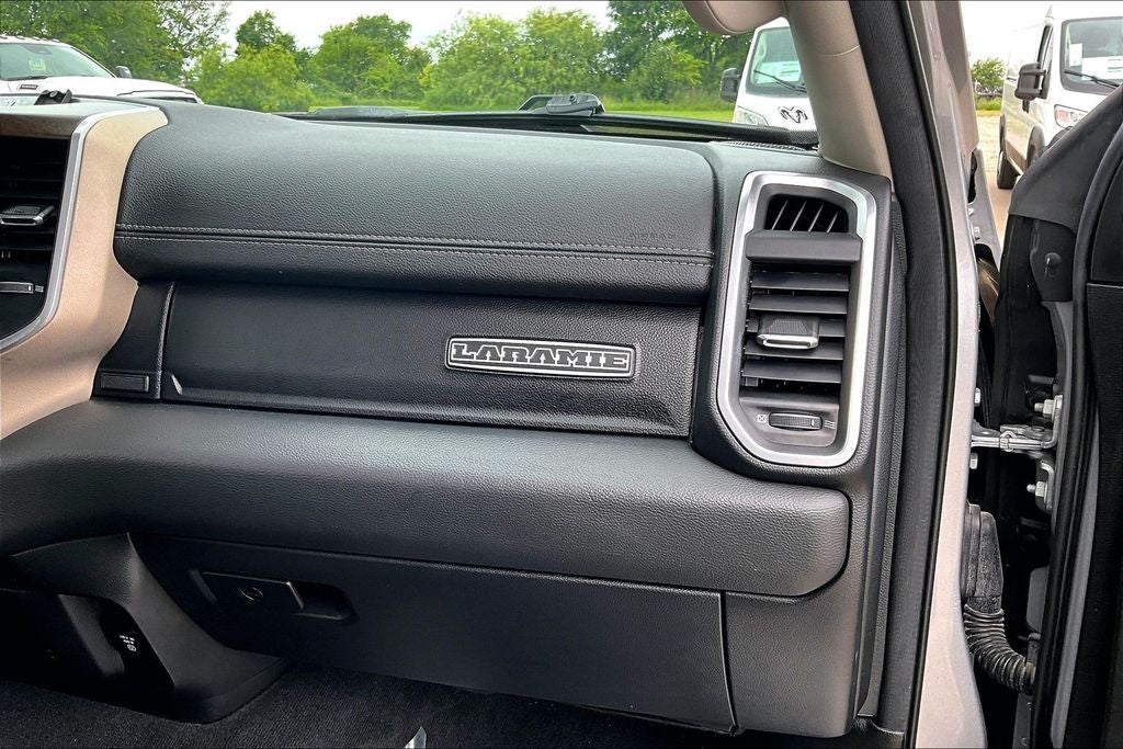 2022 RAM 1500 Laramie Crew Cab 4x4 5'7' Box