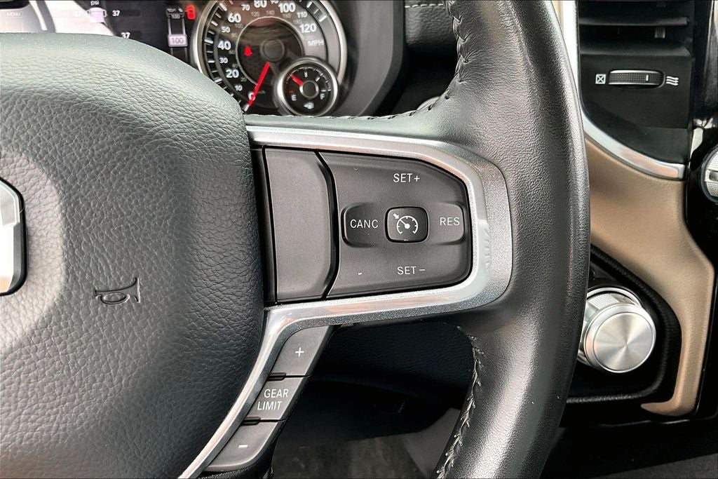 2022 RAM 1500 Laramie Crew Cab 4x4 5'7' Box