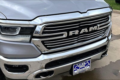 2022 RAM 1500 Laramie Crew Cab 4x4 5'7' Box