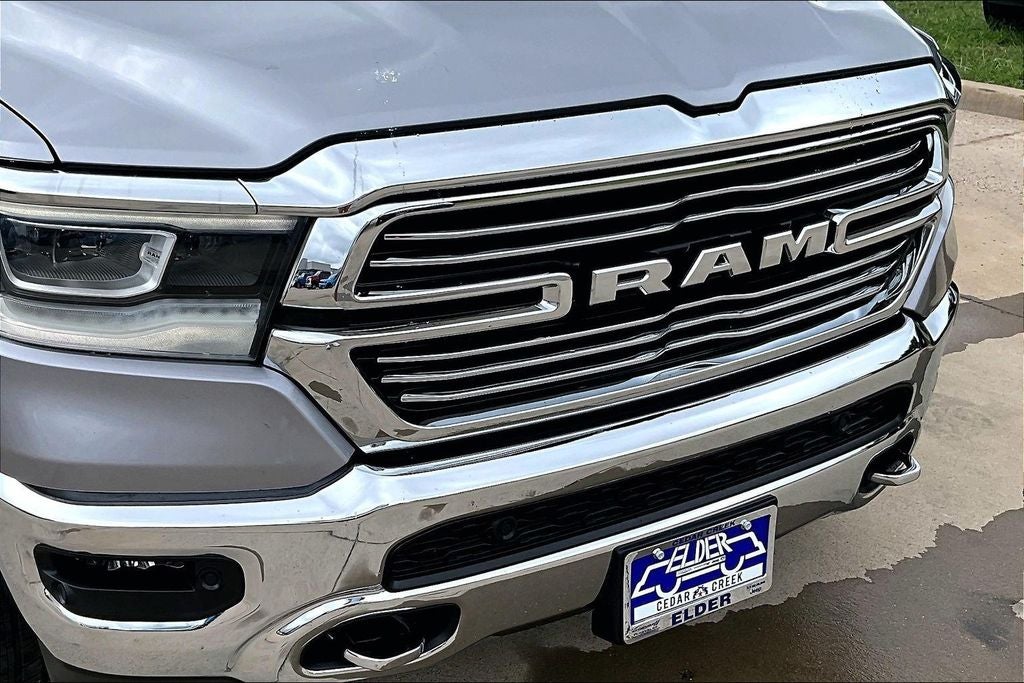 2022 RAM 1500 Laramie Crew Cab 4x4 5'7' Box
