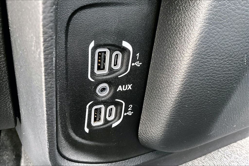 2022 RAM 1500 Laramie Crew Cab 4x4 5'7' Box