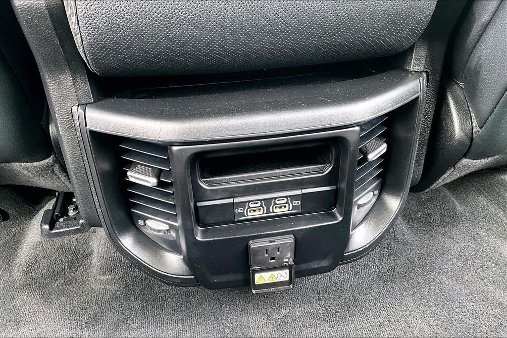 2022 RAM 1500 Laramie Crew Cab 4x4 5'7' Box