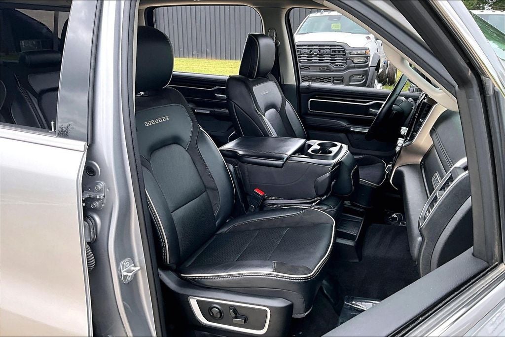 2022 RAM 1500 Laramie Crew Cab 4x4 5'7' Box