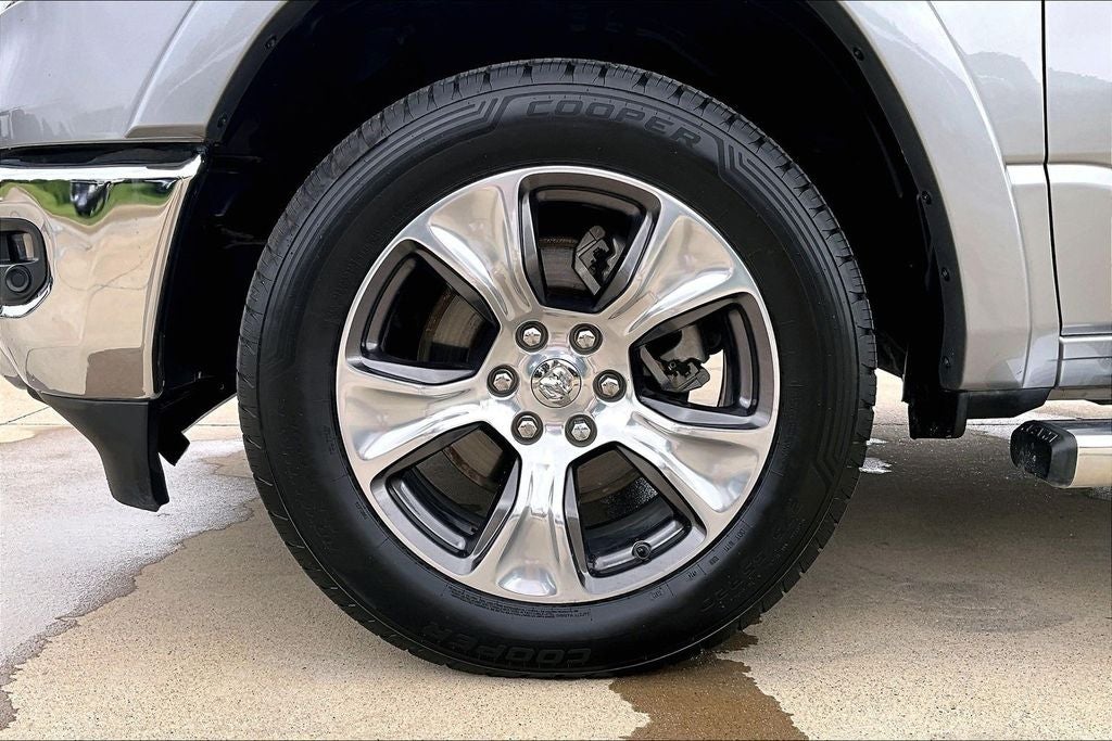 2022 RAM 1500 Laramie Crew Cab 4x4 5'7' Box