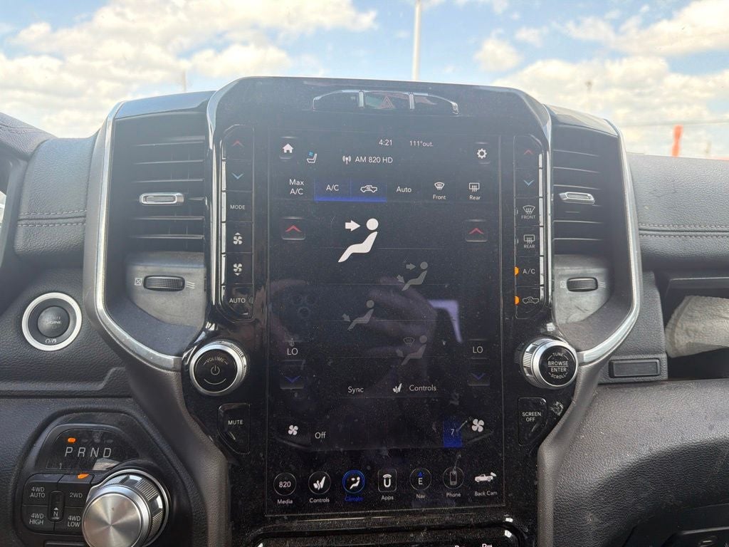 2021 RAM 1500 Laramie Crew Cab 4x4 5'7' Box