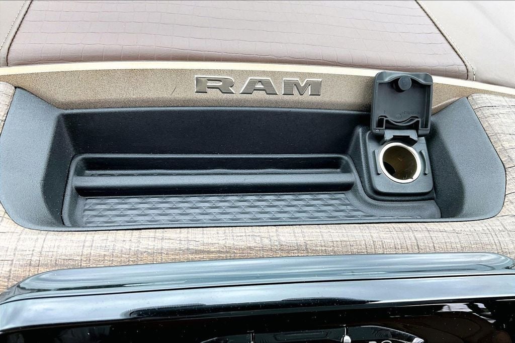 2020 RAM 1500 Laramie Longhorn Crew Cab 4x4 5'7' Box