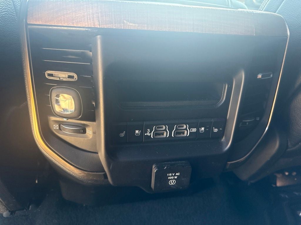 2019 RAM 1500 Longhorn Crew Cab 4x4 5'7' Box