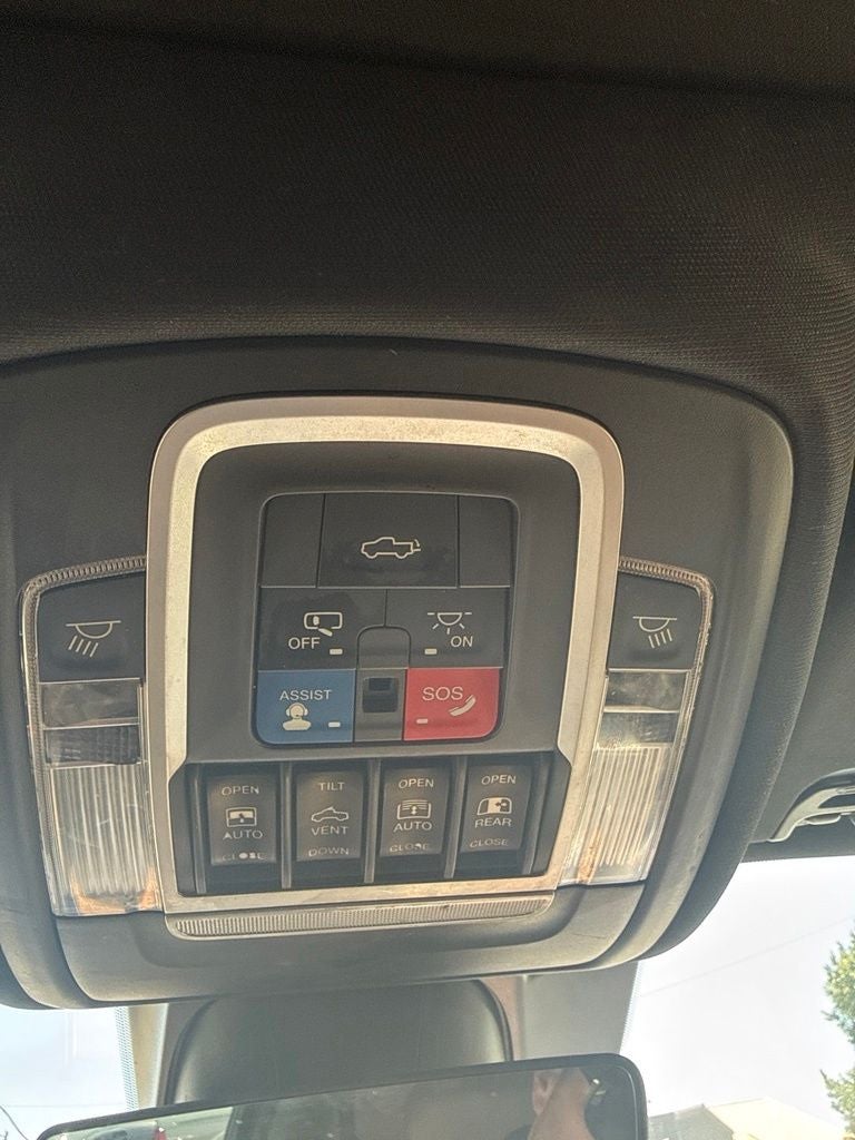 2019 RAM 1500 Longhorn Crew Cab 4x4 5'7' Box