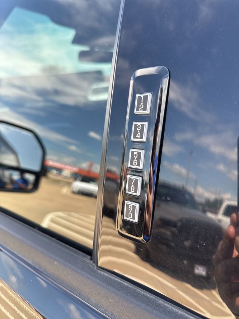 2023 Ford F-350 LARIAT