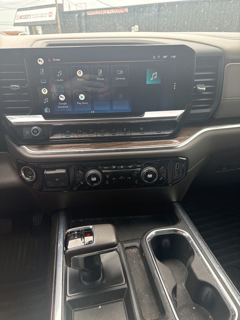 2022 Chevrolet Silverado 1500 2WD Crew Cab Short Bed LT
