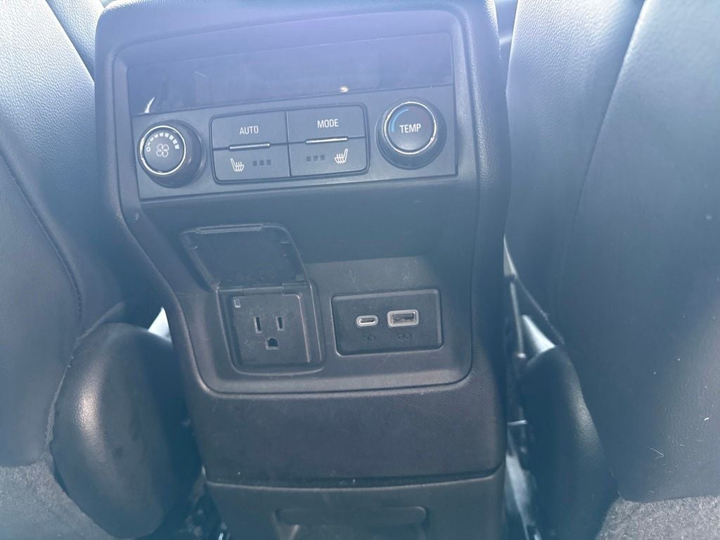 2023 GMC Acadia FWD SLT