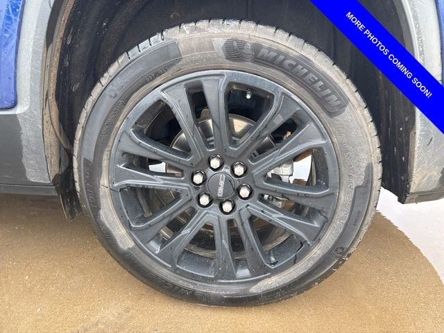 2023 GMC Acadia AWD SLT